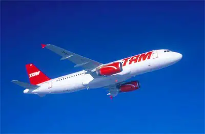 La compagnie aérienne brésilienne  "TAM" va bientôt proposer des vols avec des billets pas chers pour le brésil pour des vols d'avions au bio carburant.