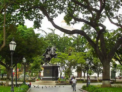 Plaza Bolivar : La place Bolivar à Caracas