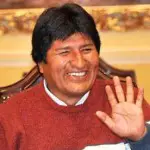 Evo Morales, président de la Bolivie perd son calme durant un match de football en vidéo.