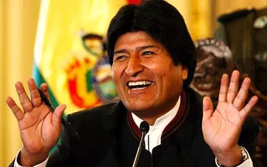 Le président de la Bolivie Evo Morales, s'excuse de son geste sportif alors que la vidéo s'envole en direction de l'europ, des USA ou encore de l'asie.