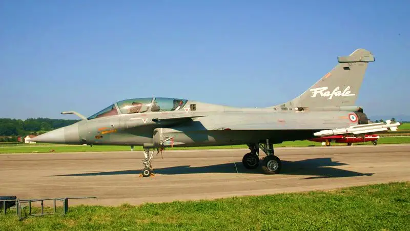 Le Brésil risque fort de ne pas choisir l'avion de combat Rafale de chez Dassault aviation après le non choix du président sortant Lula. Les spécialistes militaires brésilien aurait porté leur choix sur l'avion américain F18 Hornet.