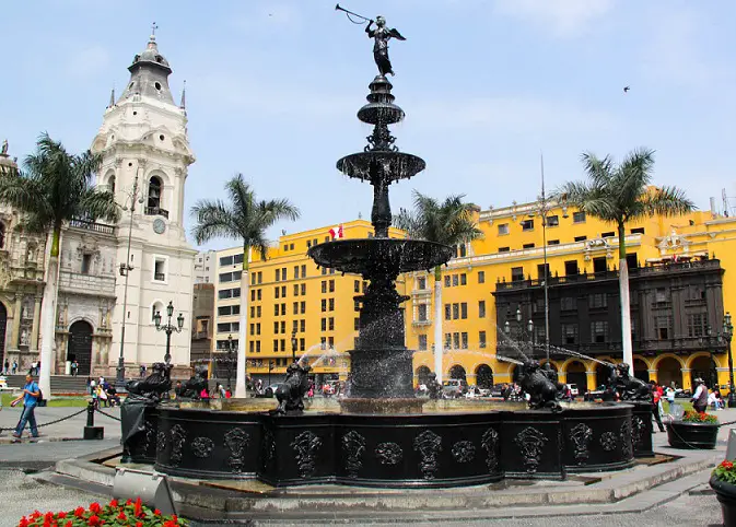 Découvrez la Plaza Mayor de Lima au Pérou