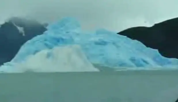 Un iceberg fond en quelques secondes en Argentine