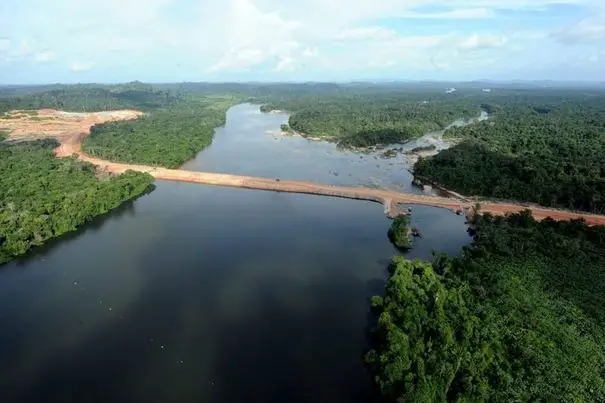 Brésil, un tribunal fédéral ordonne l’arrêt immédiat de la construction du barrage de Belo Monte