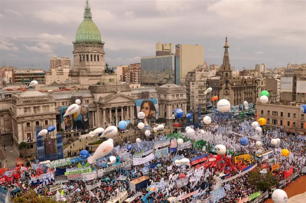 Argentine Cristina Kirchner soutenu par son peuple