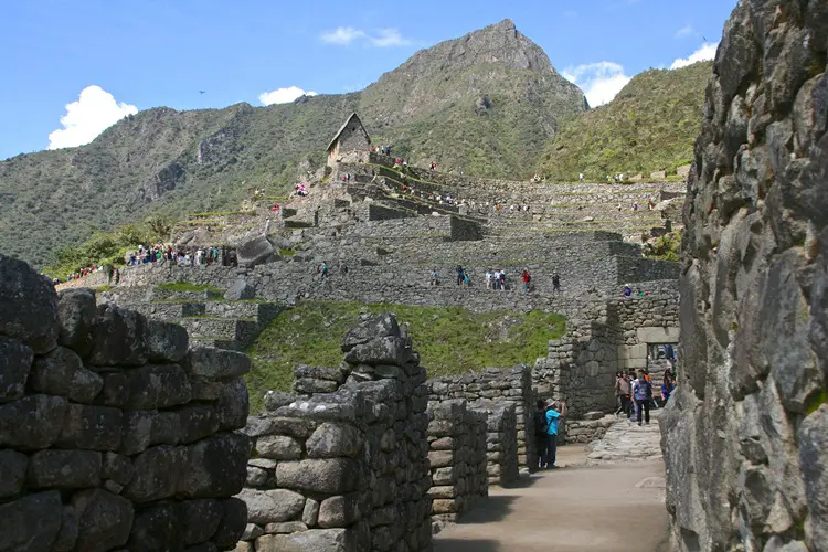 IMG_8845 Pe?rou, Machu Picchu, le chemin menant de la carrie?re et des ateliers a? la «Puerta de la Ciudad», l'unique acca?s a? la cite? inca (photo Richard Chalifour)
