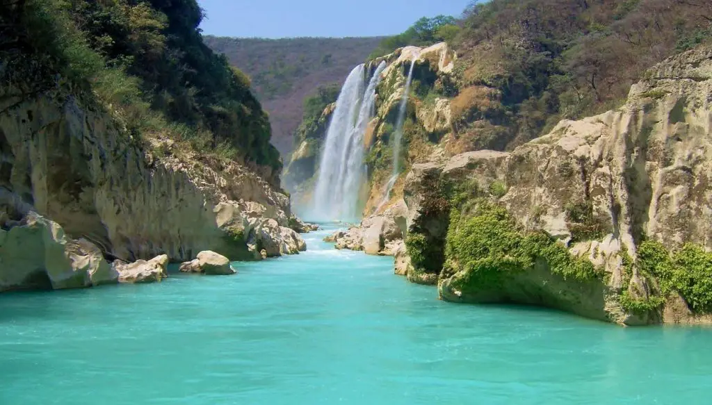 Les fameuses cascades de Tamul au Mexique