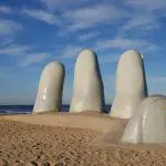 La Mano de Punta del Este : Un site incontournable en Uruguay