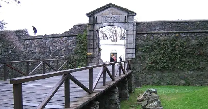 La Porte de la Citadelle, une place forte de Colonia del Sacramento en Uruguay