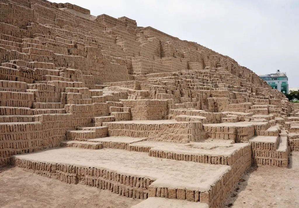 Le site archéologique de Huaca Pucllana à Lima, au Pérou