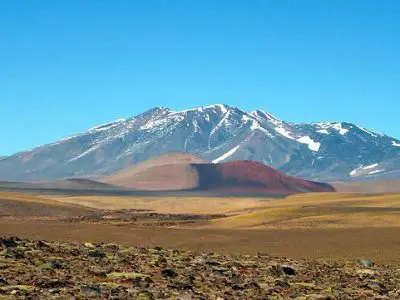 Nacimientos : ascension du 3e plus haut volcan au monde