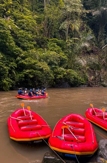 Rafting pendant la saison sèche ou la saison des pluies : que choisir selon votre objectif ?