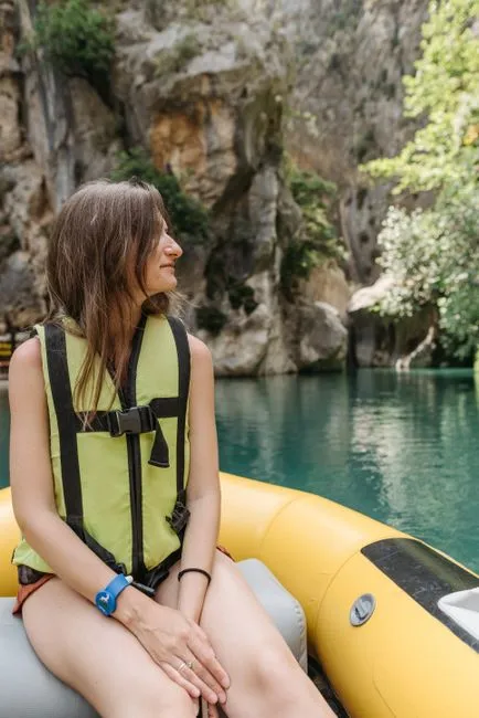 Choisir et régler son gilet de rafting : ce qui fait vraiment la différence en eaux vives