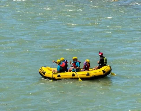 Équipement de rafting pour les enfants : sécurité et choix adaptés