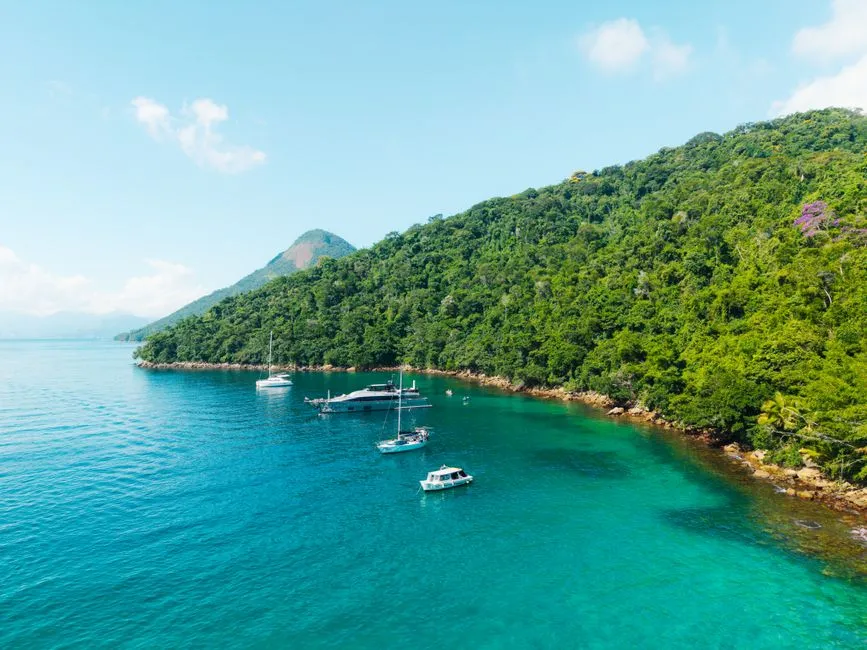 Où se trouve Ilha Grande et pourquoi fascine-t-elle autant ?