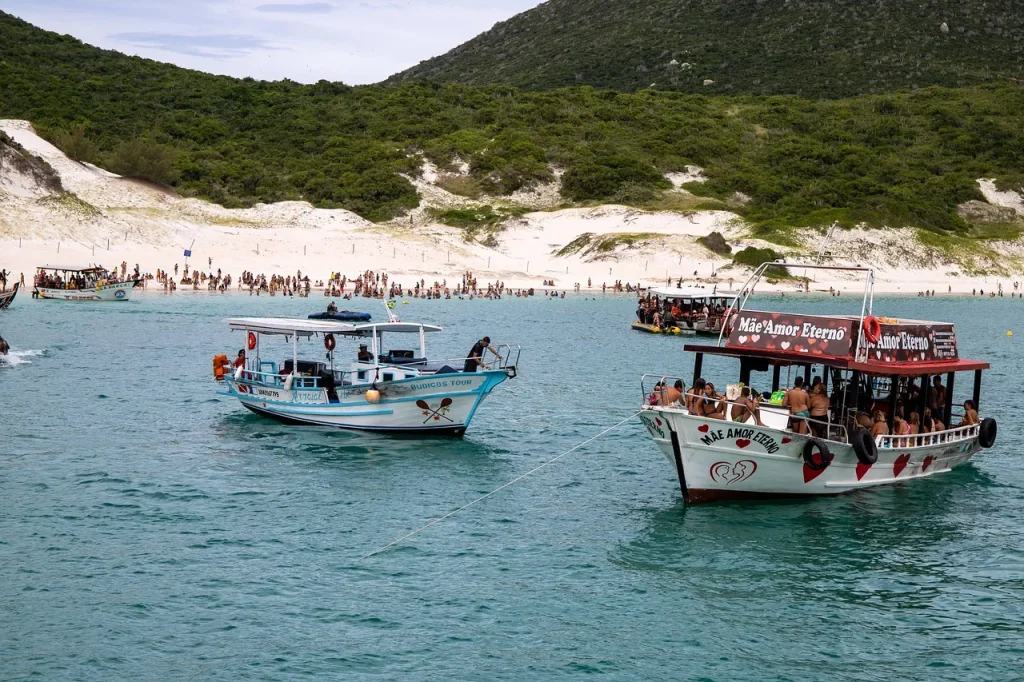 Plages accessibles à pied et plages accessibles seulement en bateau