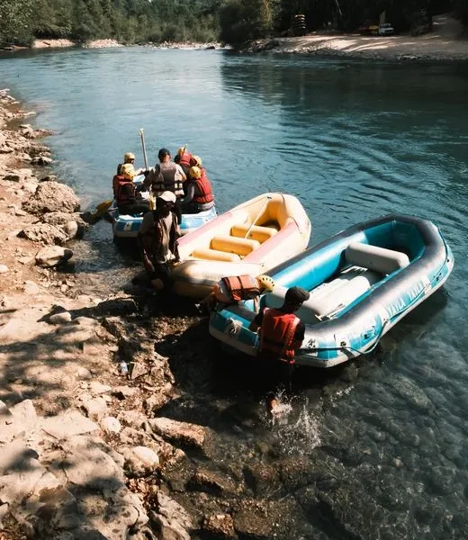 Que fournit une agence de rafting ? Équipement inclus et services sur place